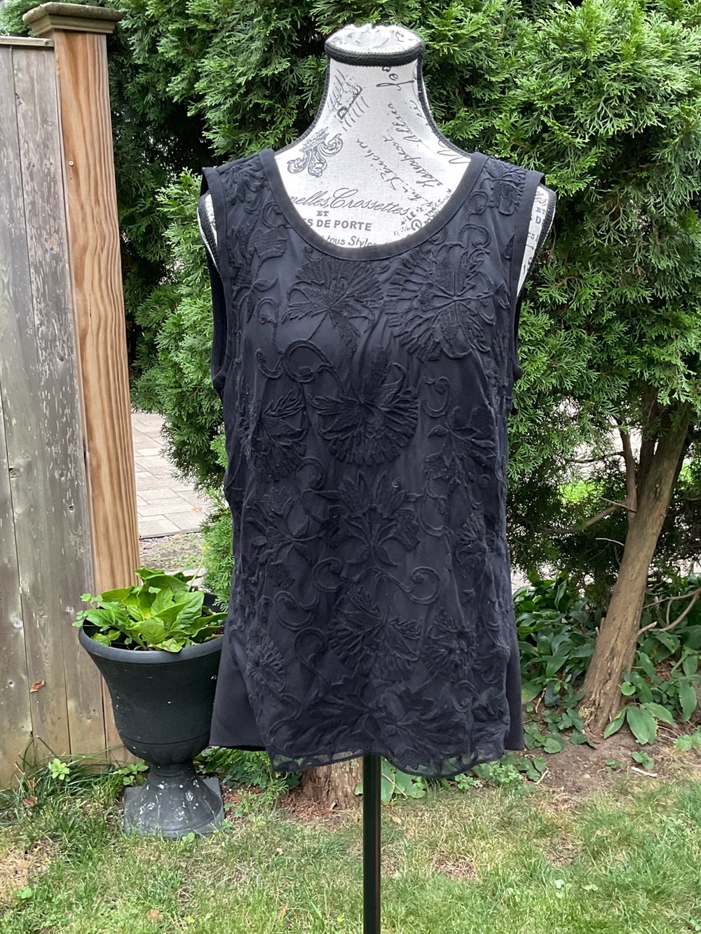 Laundry By Shelli Segal Black Sleeveless Top